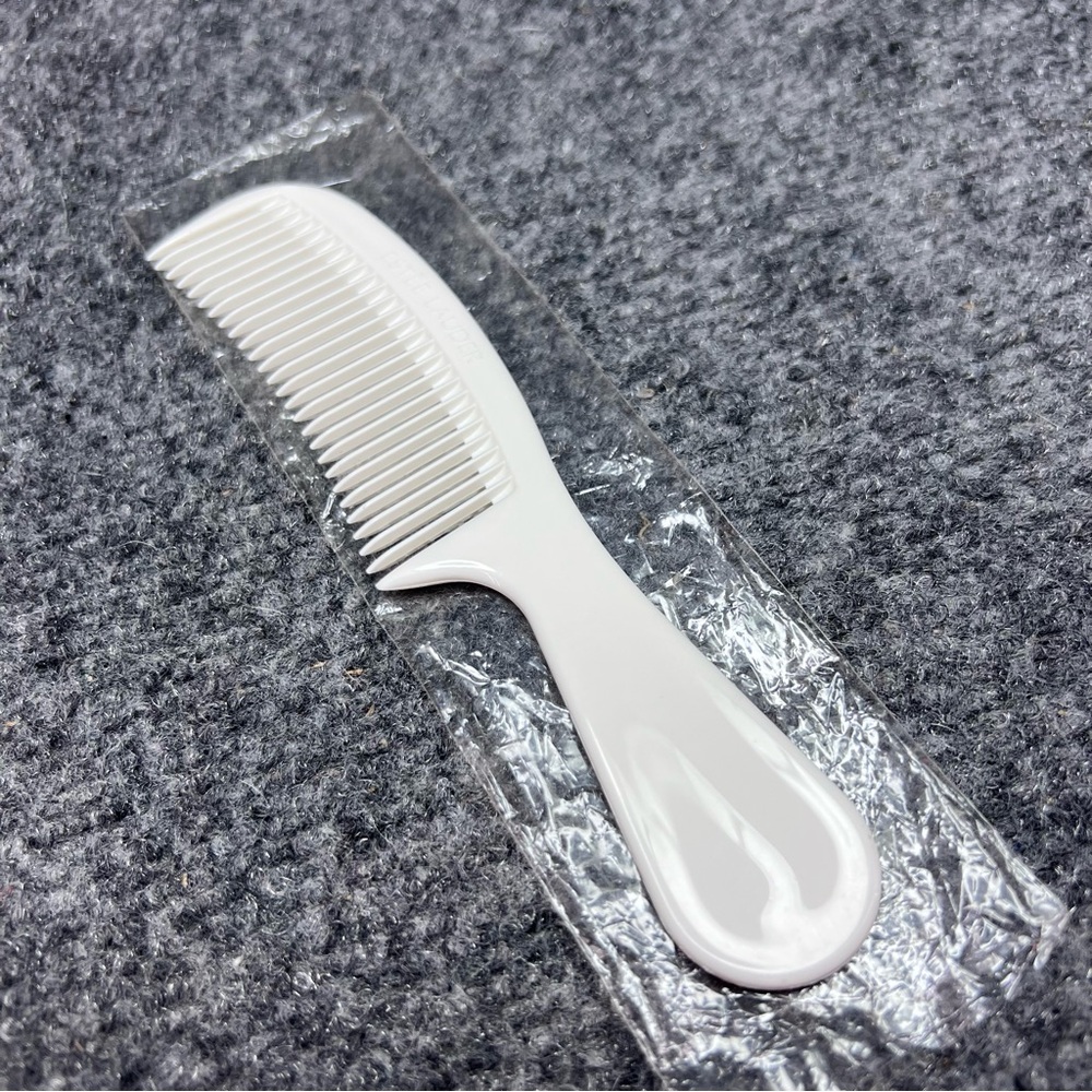 Vintage New Estee Lauder White Curved Comb 6.5” Small Travel Detangling